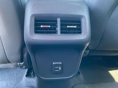 Used 2023 Chevrolet Equinox LS w/ LS Convenience Package FWD image 24