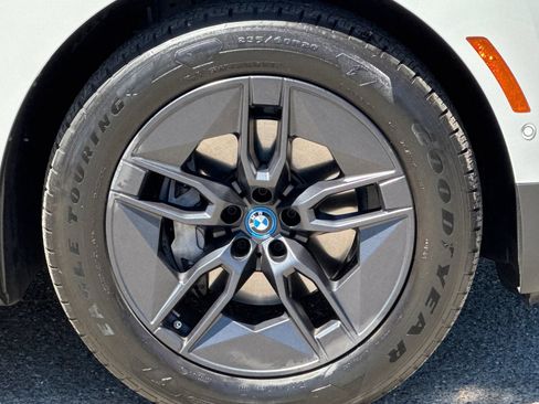 Used 2025 BMW iX xDrive50 AWD/4WD image 26
