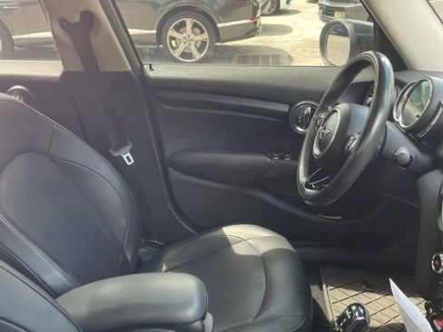 Used 2020 MINI Cooper 4-Door Hardtop w/ Storage Package image 8