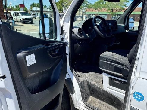 Used 2021 Mercedes-Benz Sprinter 2500 w/ Driver Convenience Package image 9