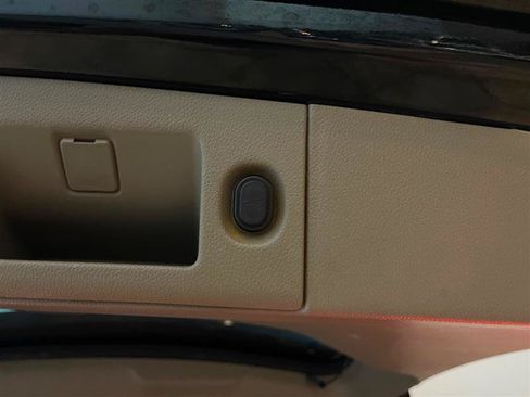Used 2015 Chevrolet Suburban LTZ AWD/4WD image 31