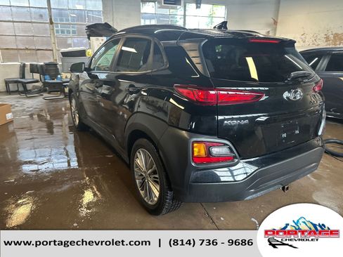 Used 2021 Hyundai Kona SEL Plus w/ Cargo Package FWD image 3