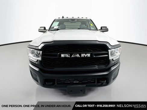 Used 2019 RAM 3500 Tradesman RWD image 2