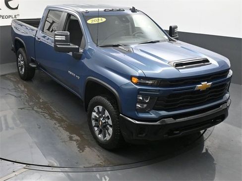 Used 2024 Chevrolet Silverado 2500 Custom w/ Custom Convenience Package image 46