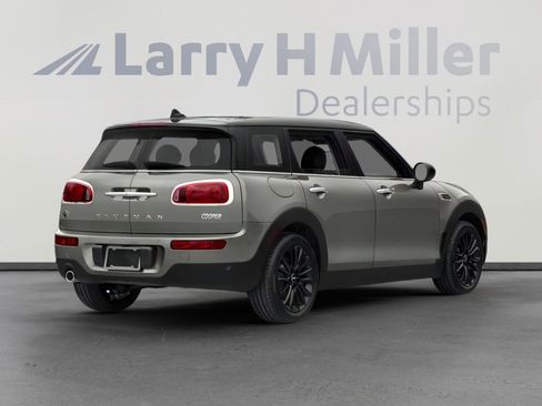 Used 2017 MINI Cooper Clubman FWD image 2