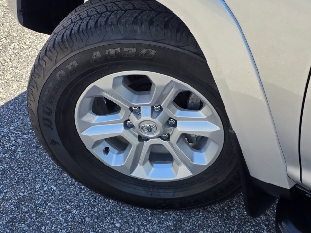 Certified 2022 Toyota 4Runner SR5 AWD/4WD image 34