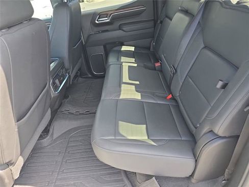 Used 2023 GMC Sierra 1500 SLT w/ SLT Premium Plus Package AWD/4WD image 16