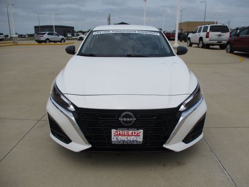 Used 2025 Nissan Altima 2.5 SV FWD image 9