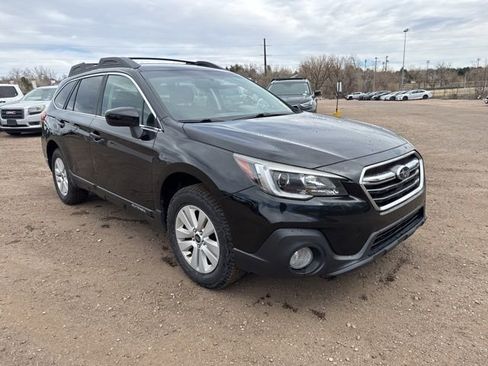 Used 2018 Subaru Outback 2.5i Premium image 8