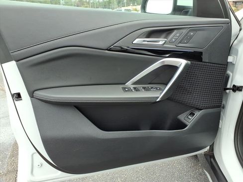 Used 2025 BMW X1 xDrive28i image 4