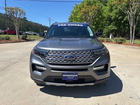 Used 2022 Ford Explorer Limited w/ Equipment Group 301A image 2