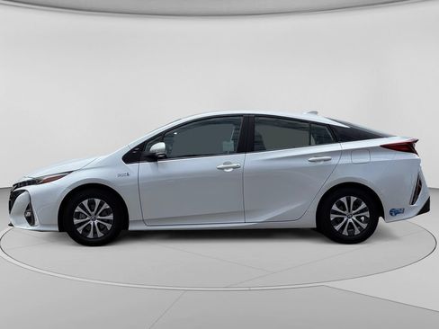 Used 2021 Toyota Prius Prime Limited FWD image 8