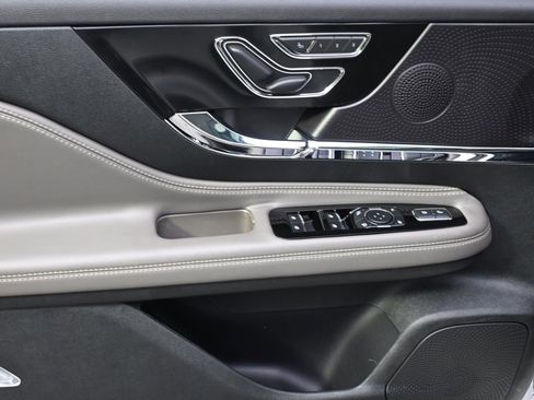 New 2026 Lincoln Corsair Premiere image 22