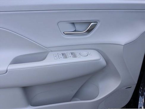 New 2026 Hyundai Kona SEL Premium AWD/4WD image 17