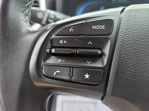 Used 2024 Hyundai Venue SEL FWD image 32