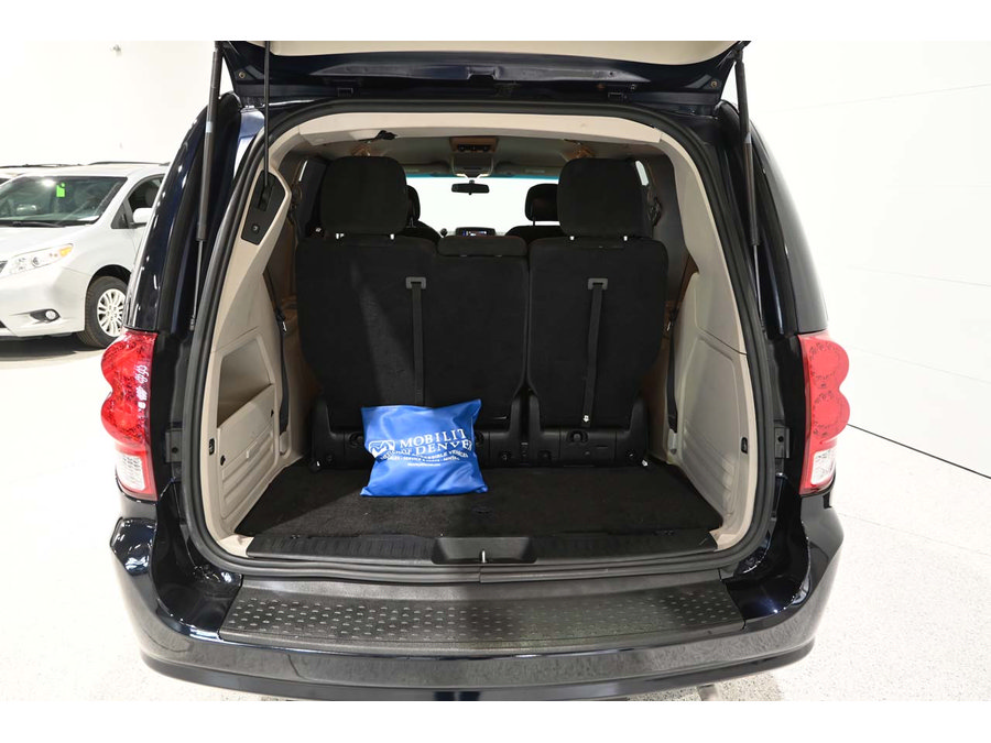 Used 2015 Dodge Grand Caravan SXT FWD image 27