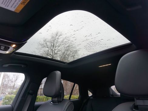 Certified 2025 Mercedes-Benz GLC 300 4MATIC image 12