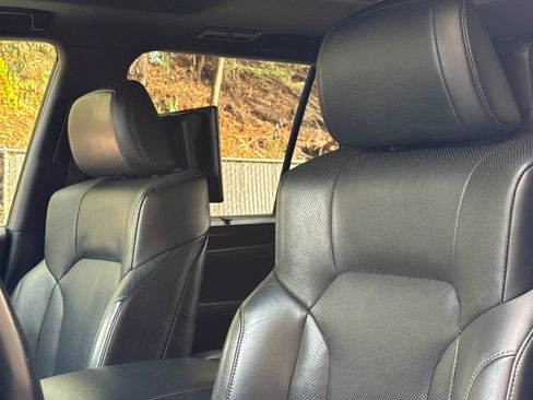 Used 2020 Lexus LX 570 4WD w/ Sport Package image 33