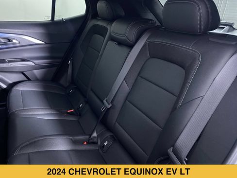 Certified 2024 Chevrolet Equinox EV LT FWD image 12