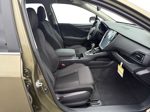 Used 2025 Subaru Outback Premium AWD/4WD image 15
