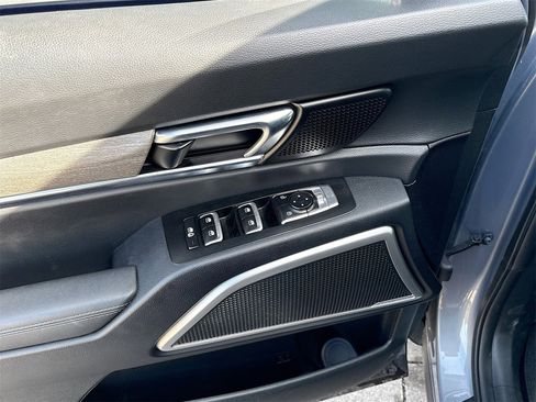 Used 2022 Kia Telluride EX w/ EX Premium Package image 18