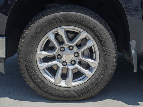 Used 2022 Chevrolet Silverado 1500 LT AWD/4WD image 13