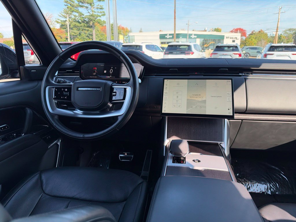 Used 2024 Land Rover Range Rover SE AWD/4WD image 13