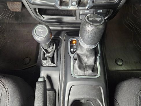 Used 2022 Jeep Wrangler Unlimited Sport AWD/4WD image 11