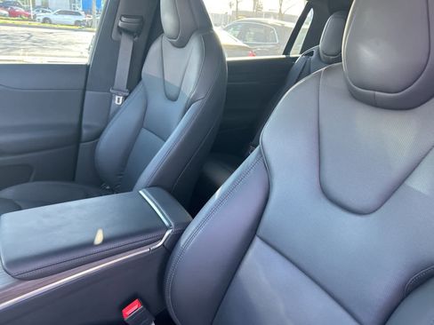 Used 2022 Tesla Model X image 15