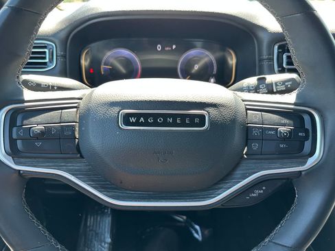 Certified 2023 Jeep Wagoneer L Series II image 25