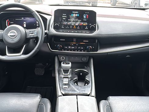 Used 2022 Nissan Rogue Platinum w/ Head-Up Display Package image 17