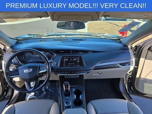 Used 2022 Cadillac XT4 Premium Luxury w/ Safety Alert Package AWD/4WD image 13