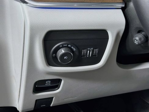 Used 2022 Jeep Grand Cherokee Summit w/ Adv Protech Group IV AWD/4WD image 10
