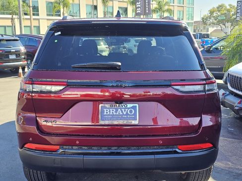 New 2025 Jeep Grand Cherokee Altitude X image 6