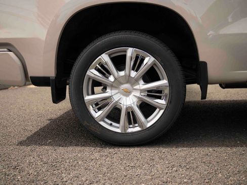 New 2026 Chevrolet Silverado 1500 High Country AWD/4WD image 10