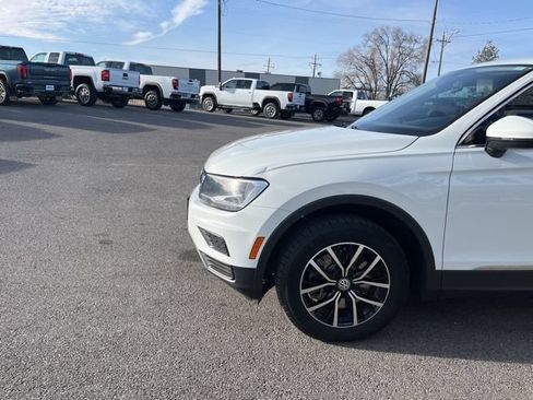 Used 2021 Volkswagen Tiguan SE FWD image 7