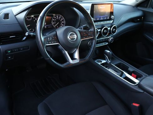 Used 2023 Nissan Sentra SV image 3