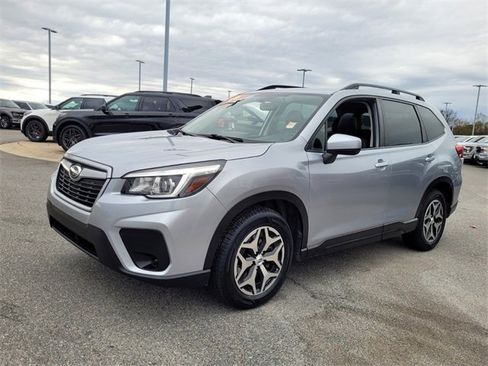 Used 2019 Subaru Forester Premium image 3