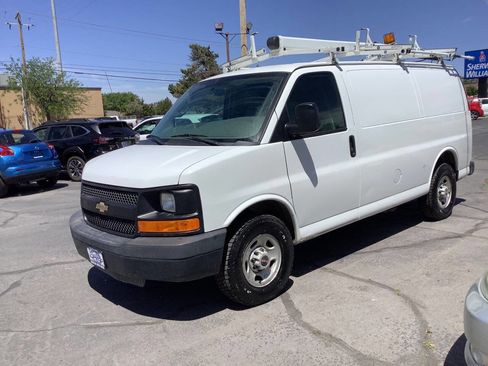 Used 2016 Chevrolet Express 2500 w/ Cold Climate Package RWD image 6