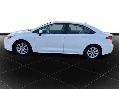 Used 2020 Toyota Corolla LE image 2