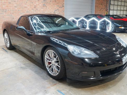 Used 2008 Chevrolet Corvette Coupe w/ Z51 Performance Package RWD image 24
