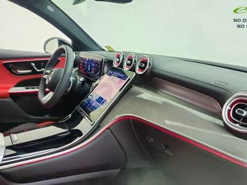 Used 2025 Mercedes-Benz GLC 300 4MATIC image 20