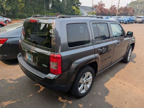 Used 2014 Jeep Patriot Latitude FWD image 8