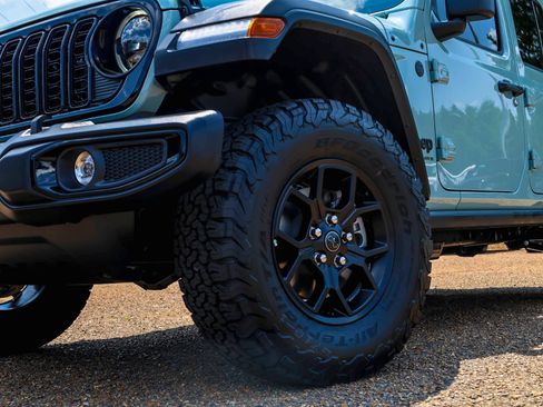 Used 2026 Jeep Wrangler Unlimited Sport AWD/4WD image 2
