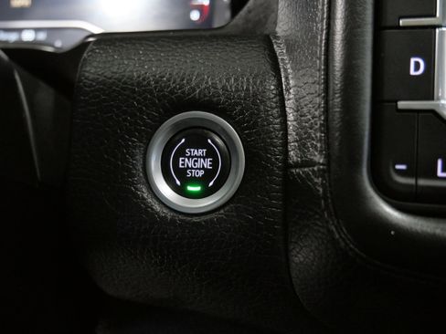 Used 2022 GMC Yukon Denali w/ Denali Premium Package image 27