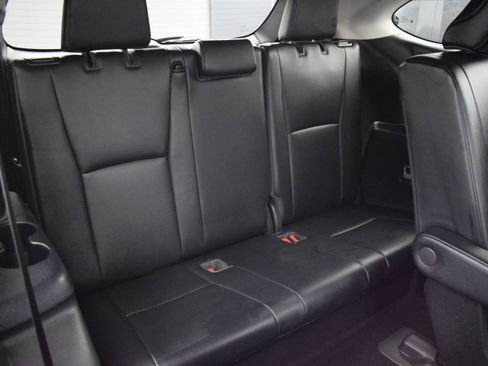 Used 2022 Toyota Highlander XLE AWD/4WD image 12