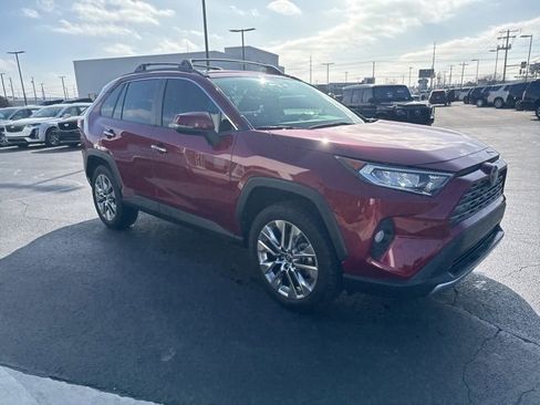 Used 2019 Toyota RAV4 Limited image 12