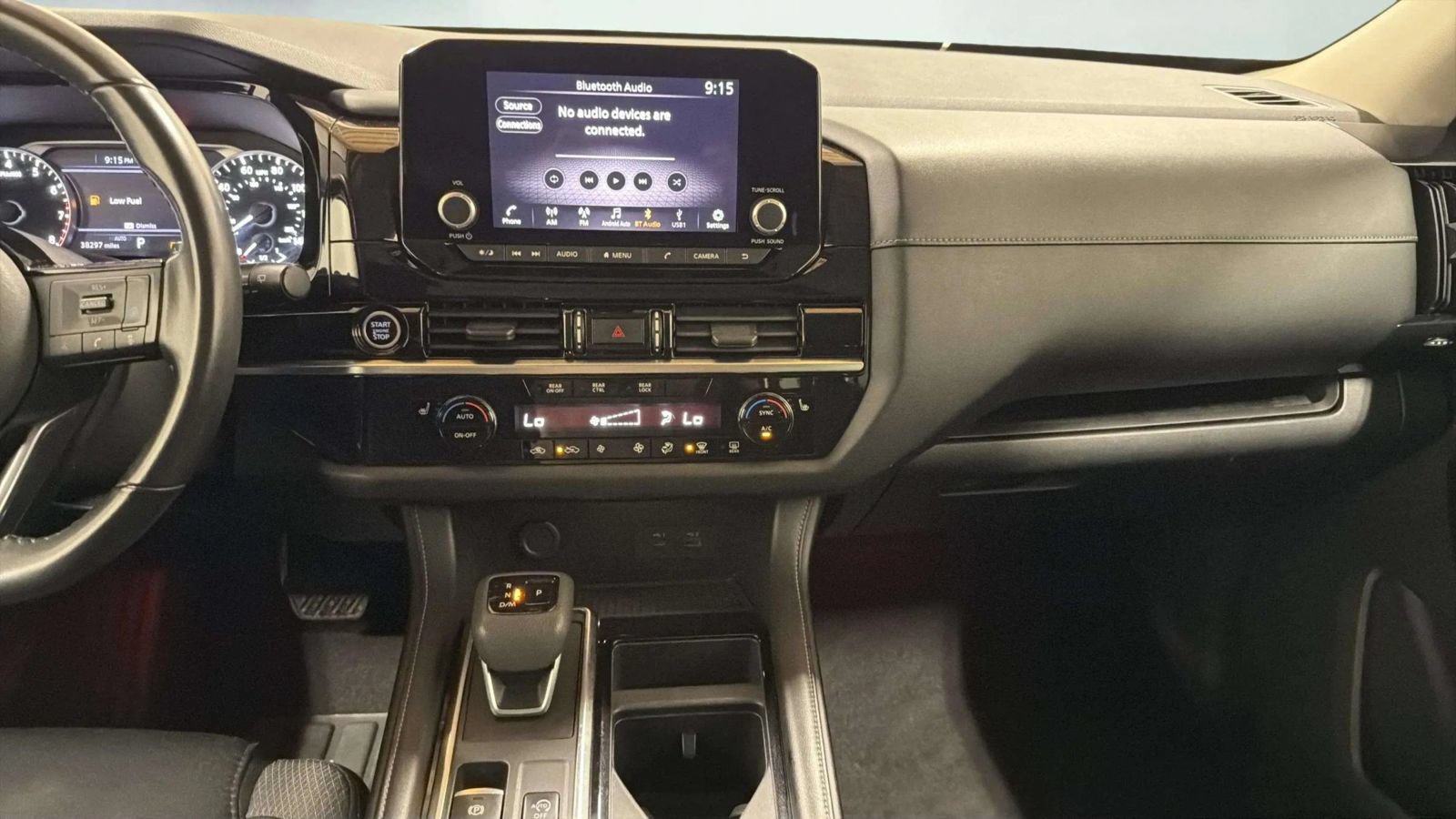 Used 2023 Nissan Pathfinder SV AWD/4WD image 26