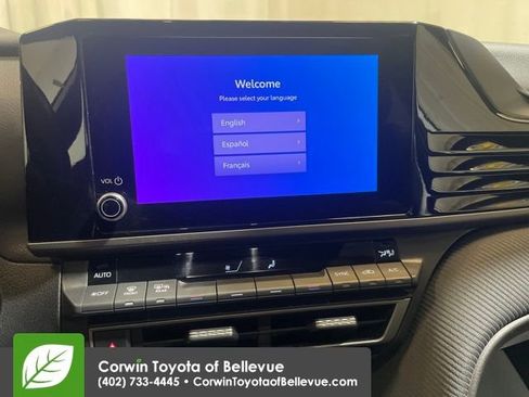 Used 2025 Toyota Camry SE image 18