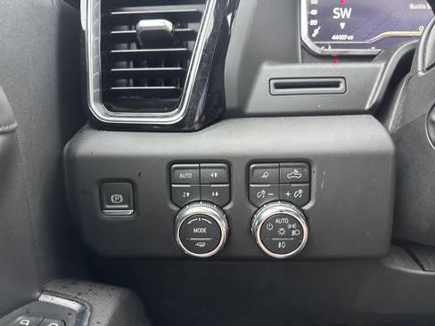 Used 2022 GMC Sierra 1500 Denali AWD/4WD image 30